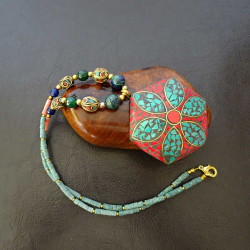 Collier pendentif du Pakistan