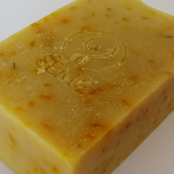 Savon artisanal surgras "aux petits soins" Corps et cheveux